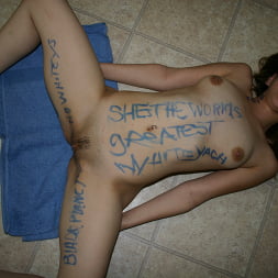 Billie Morrison in 'Dogfart' - Wife Writing (Thumbnail 5)