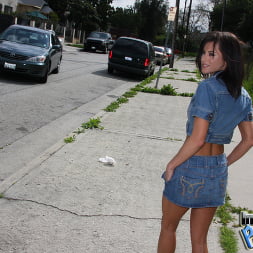 Cecelia Vega en 'Dogfart' - Interracial Pickups (Miniatura 2)