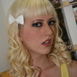Cherry Torn in - Glory Hole (Photo 2) Cherry Torn in 'Dogfart' - Glory Hole (Thumbnail 2)
