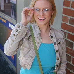 Clara Beau in 'Dogfart' - Glory Hole (Thumbnail 2)