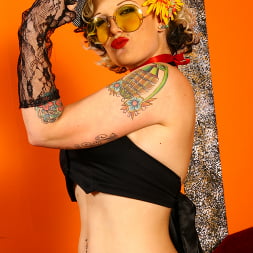 Candy Monroe in Candy Monroe (Photo 8) Candy Monroe in 'Dogfart' Candy Monroe (Thumbnail 8)