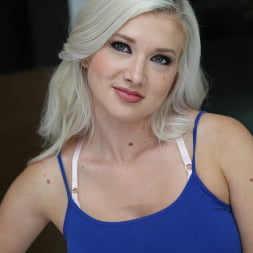 Emily Right en 'Dogfart' - Interracial Pickups (Miniatura 1)