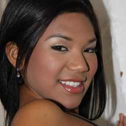 Emy Reyes in 'Dogfart' - Cum Bang (Thumbnail 9)