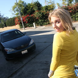Jaelyn Fox in 'Dogfart' - Interracial Pickups (Thumbnail 3)