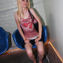 Kennedy Kressler in - Glory Hole (Photo 2) Kennedy Kressler in 'Dogfart' - Glory Hole (Thumbnail 2)