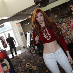 Lauren Phillips in 'Dogfart' - Glory Hole (Thumbnail 7)