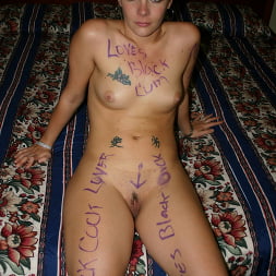 Lisa White in 'Dogfart' - Wife Writing (Thumbnail 6)