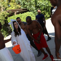 Melissa Moore en - Interracial Blowbang (foto 4) Melissa Moore en 'Dogfart' - Interracial Blowbang (Miniatura 4)