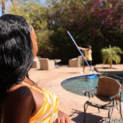 Mocha Menage en - We Fuck Black Girls - Scene 2 (foto 70) Mocha Menage en 'Dogfart' - We Fuck Black Girls - Scene 2 (Miniatura 70)