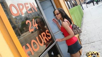 Nevaeh Keyz in '- Glory Hole Initiations'