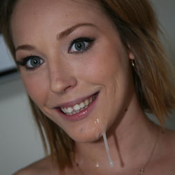 Nikki Mae in 'Dogfart' - Glory Hole (Thumbnail 30)
