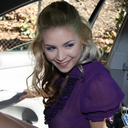 Sarah Vandella in 'Dogfart' - Interracial Pickups (Thumbnail 5)