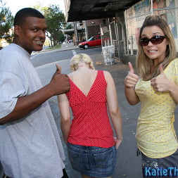 Katie Thomas in Katie Thomas (Photo 6) Katie Thomas in 'Dogfart' Katie Thomas (Thumbnail 6)